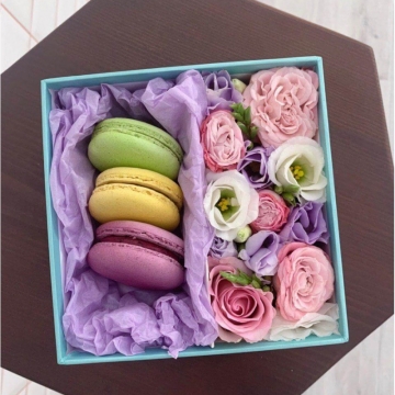 Цветы и макаронс "Забава"