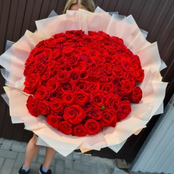 Букет из красных роз "Марта"