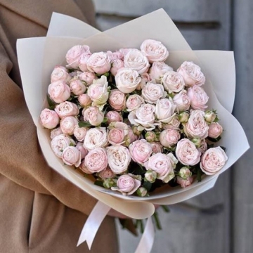 Букет из кустовых пионовидных роз "Мия"