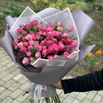 Букет из кустовых пионовидных роз "Каролина"