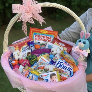 Корзина со сладостями "Умиление"