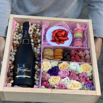 Цветы и сладости "Кельн"