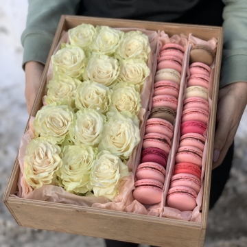 Цветы и макаронс "Свобода"