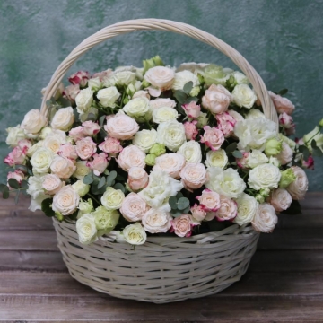 Корзина с цветами "Кимберли"