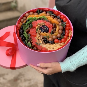 Набор с орехами и сухофруктами "Эверест"