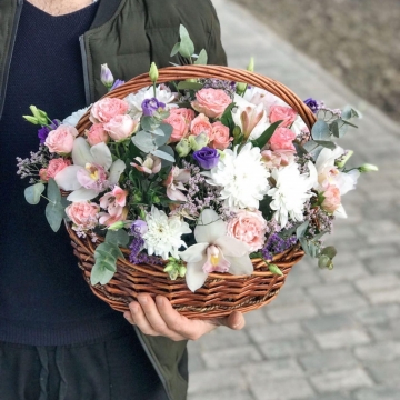 Корзина с цветами "Нэнси"