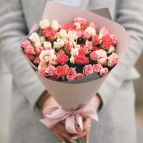 Букет из кустовых роз "Лидия"