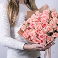 Букет из кустовых роз "Оливия"