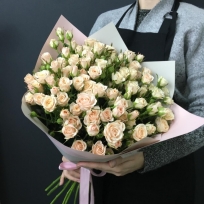 Букет из красных роз "Эстер"