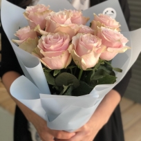 Букет из розовых роз "Амедеа"