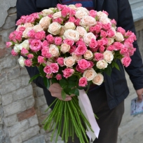 Букет из кустовых роз "Эдисон"